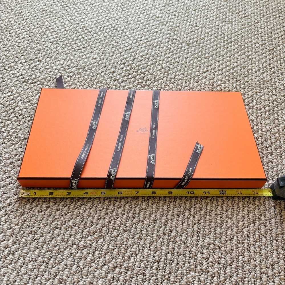 Hermes box, bag, and ribbon - Picture 3 of 6